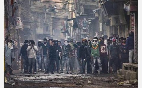 டெல்லி கலவரத்துக்கான பின்னணி என்ன?- வாட்ஸ் அப் குழுக்கள், வெளி மாநிலத்தவர்களின் தொடர்பு குறித்து போலீஸார் விசாரணை