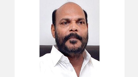 ஹாட் லீக்ஸ்: அண்ணன்கிட்ட வாங்கலே பாக்கலாம்!