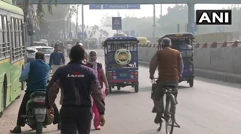 டெல்லியில் இயல்பு நிலை திரும்புகிறது: கடைகள் திறந்தன