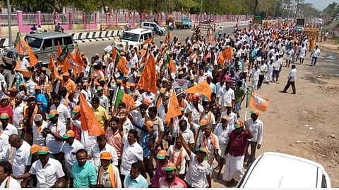 தூத்துக்குடியில் பொன்.ராதாகிருஷ்ணன் தலைமையில் சிஏஏ ஆதரவுப் பேரணி: சசிகலா புஷ்பா உள்ளிட்ட பாஜகவினர் பங்கேற்பு