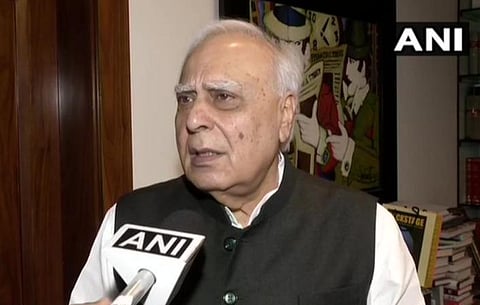 டெல்லி கலவரம்; 69 மணிநேரம் கழித்து தான் விழித்துக் கொள்வதா? - பிரதமர் மோடிக்கு கபில் சிபல் சரமாரி கேள்வி