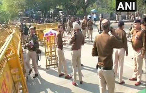 டெல்லி ஷாகின் பாக் பகுதியில் 144 தடை உத்தரவு: போலீஸார் குவிப்பு