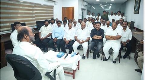 ரஜினிக்கு ஏற்பட்ட ஏமாற்றம்: மாவட்டச் செயலாளர்கள் கூட்டத்தில் நடந்தது என்ன?