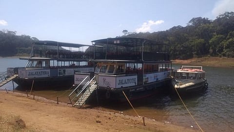 கரோனா அச்சுறுத்தல் எதிரொலி: தேக்கடிக்கு வெளிநாட்டுச் சுற்றுலா பயணிகளின் வருகை குறைந்தது