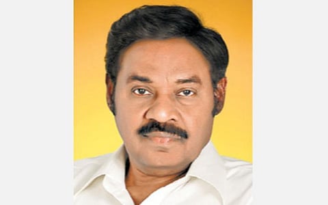 முதல்வர் பழனிசாமியுடன் பாரிவேந்தர் சந்திப்பு: தொகுதிக்கான கோரிக்கை மனுவை அளித்தார்