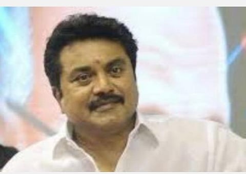 கரோனோ வைரஸ்; தமிழில் மொபைல் போன் காலர் டியூன்: சரத்குமார் வலியுறுத்தல்