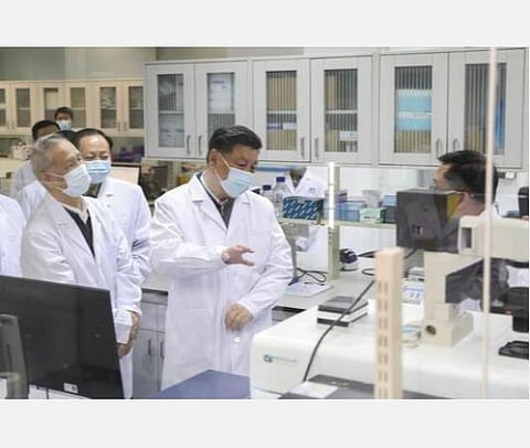 முகக்கவசத்துடன் சீன அதிபர் ஜின்பிங்.