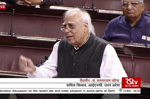 டெல்லி கலவரம்; வன்முறையாளர்களுக்கு உதவிய காவல்துறை: கபில் சிபல் குற்றச்சாட்டு