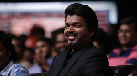 வருமான வரித்துறை சோதனை நடந்தாலும் நிம்மதியாகத் தான் இருக்கிறேன்: விஜய்