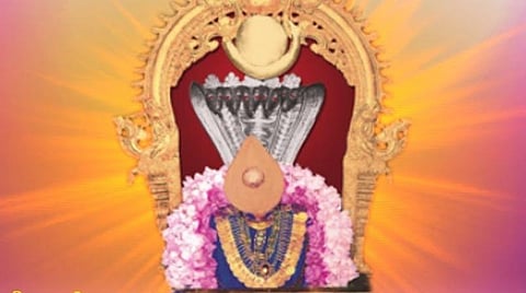 கடலில் மணலெடுத்து வேண்டினால் நினைத்ததை நிறைவேற்றும் உவரி சுயம்புலிங்கம்!