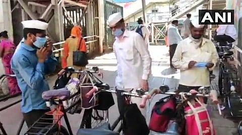 கரோனா; மும்பையில் டப்பாவாலாக்களும் 31-ம் தேதி வரை சேவையை நிறுத்தி வைக்க முடிவு