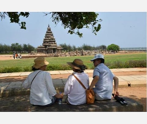 கரோனா வைரஸ் தாக்கத்தினால் 3.8 கோடி பேருக்கு வேலையிழப்பு ஏற்படலாம்: பிரதமர் மோடிக்கு சுற்றுலாத்துறை கூட்டமைப்பு கடிதம்