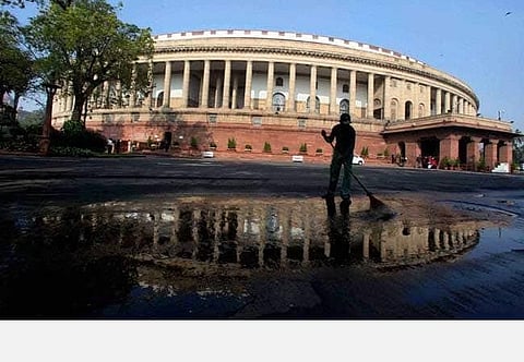 கரோனாவால் நாடாளுமன்றக் கூட்டத்தொடர் ஒத்திவைப்பு?- நாளை முடிவு