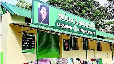 மதுரை மாநகராட்சி அம்மா உணவகங்களில் இரவும் உணவு: கரோனா நெருக்கடியில் எளிய மக்களுக்காக கூடுதலாக சமைத்து விநியோகிக்க உத்தரவு