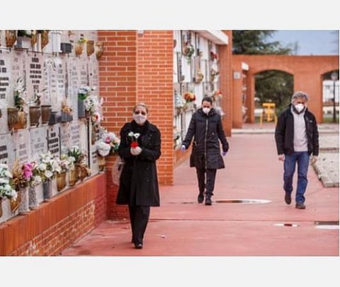 கரோனா வைரஸ்: கைவிடப்பட்ட முதியவர்கள் - கவனிப்பாரின்றி அனாதையாக படுக்கையிலேயே மரணம்- ஸ்பெயினில் அதிர்ச்சி