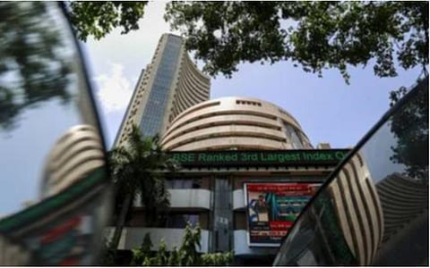 பங்குச்சந்தை சரிவைக் கட்டுப்படுத்த விரைவில் வழிகாட்டும் நெறிமுறைகள்: நிர்மலா சீதாராமன்