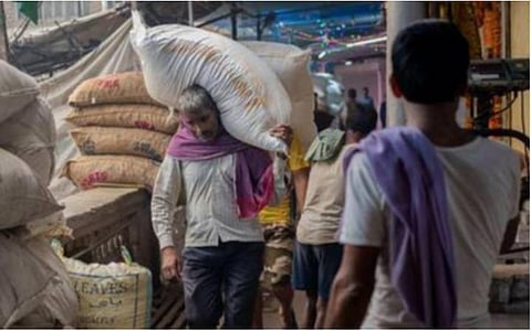 21 நாட்கள் ஊரடங்கு; இந்தியாவின் பொருளாதார வளர்ச்சி 2.5% பாதிக்கும்?