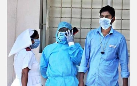 உயிர் காக்கும் போருக்கான முழு வசதிகளும் மருத்துவ வீரர்களுக்குக் கிடைத்திட வேண்டும்