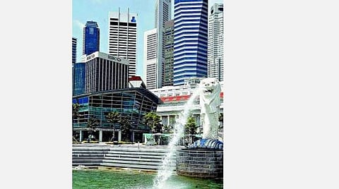 கரோனா வைரஸ் பாதிப்பு: சிங்கப்பூரில் நெருக்கமாக நின்றால் ஆறுமாதம் சிறை தண்டனை