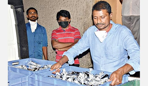 கரோனா வைரஸ் நிவாரணப் பணி; தினமும் 4,500 பேருக்கு உணவு வழங்கும் தொழிலதிபர்