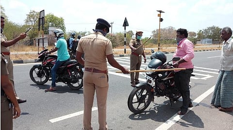 தனிமைப்படுத்தப்படும் வீடுகள்: தவிக்கும் சுகாதாரத் துறை ஊழியர்கள்!