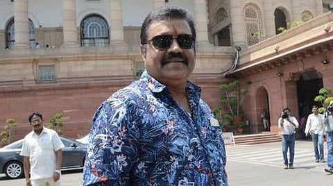 காவல்துறையினர் அடிப்பதைப் புகாராக சொல்லக்கூடாது: சுரேஷ் கோபி