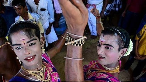 2.5 லட்சம் நாட்டுப்புறக் கலைஞர்களின் வாழ்வாதாரத்தை முடக்கிய கரோனா வைரஸ்: அரசு நிவாரணம் வழங்க கோரிக்கை