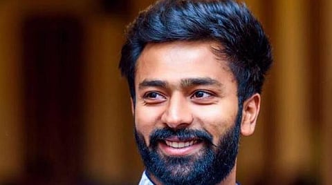 கரோனா; ஒரு மதத்தை மட்டும் ஏன் குற்றம் சொல்லவேண்டும்?- சாந்தனு காட்டம்