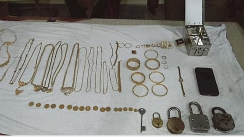 கணவரின் கஞ்சத்தனத்தால் நகையைத் திருடி நாடகம்: 100 பவுன் கொள்ளை சம்பவத்தில் தூத்துக்குடி துறைமுக ஊழியரின் மனைவி கைது