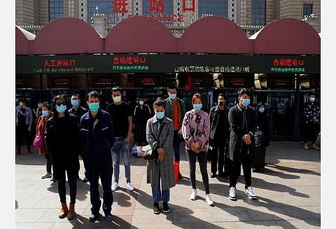 கரோனா வைரஸால் பலியான பொதுமக்கள், மருத்துவப் பணியாளர்களுக்கு சீனா அஞ்சலி