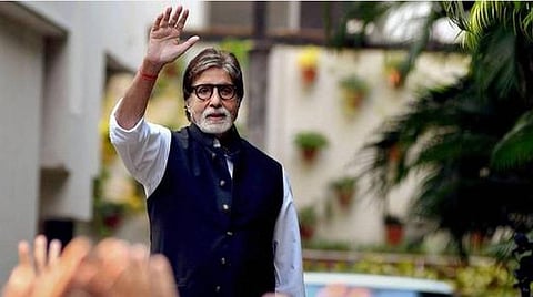 போலி புகைப்படத்தைத் தெரியாமல் பகிர்ந்த அமிதாப்: வறுத்தெடுத்த நெட்டிசன்கள்