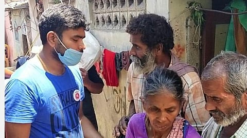 கரோனா களத்தில் கருணை முகங்கள் - 3 : பிளாட்பார மனிதர்கள், தொழுநோயாளிகள், குடிசை மக்கள், நன்றியுள்ள நாய்கள்... பார்த்துப் பார்த்து உணவு