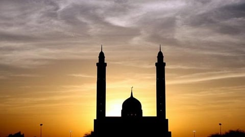 இறந்தவர்களுக்கு முஸ்லிம்கள் பிரார்த்தனை செய்யும் 'ஷபேப்-எ-ராத்': கரோனாவால் வீட்டிலேயே செய்துகொள்ள மவுலானாக்கள் வலியுறுத்தல்