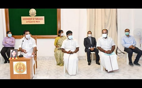 ஆலோசனை நடத்தும் முதல்வர் பழனிசாமி