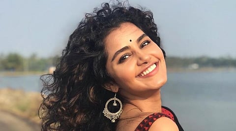 ஃபேஸ்புக் பக்கம் ஹேக் செய்து மார்ஃபிங் படங்கள்: அனுபமா பரமேஸ்வரன் காட்டம்