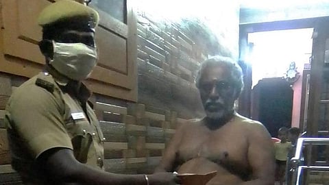 குமரியில் முதியவர்களுக்கு மருந்துகளை வாங்கி நேரடியாக வீடுகளில் வழங்கும் சேவை; தீயணைப்புத்துறை ஏற்பாடு