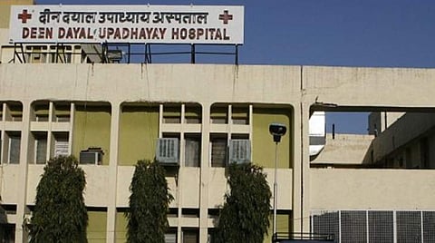 ஜமாத்துக்கு வந்து டெல்லியில் தங்கிவிட்ட தமிழர் உயிரிழப்பு: ஒரே மருத்துவமனையில் இருந்தும் பார்க்க முடியாத மகன்