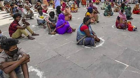 விருதுநகர் மாவட்டத்தில் 4 கிராமத்தினருக்கு கரோனா நிவாரண நிதி: உயர் நீதிமன்றம் அனுமதி