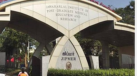 ஏழைகளுக்குத் தரப்படும் இலவச மருந்து மாத்திரைகளை நிறுத்தியது ஜிப்மர்; முதல்வரிடம் முறையீடு