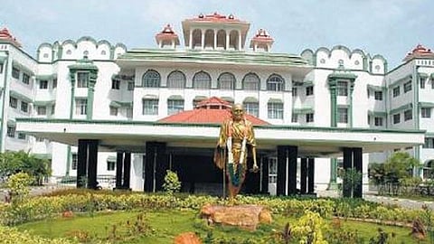 ஊரடங்கில் மதுபாட்டில்கள் திருடிய வழக்கு: 5 பேருக்கு உயர் நீதிமன்ற கிளை ஜாமீன் மறுப்பு