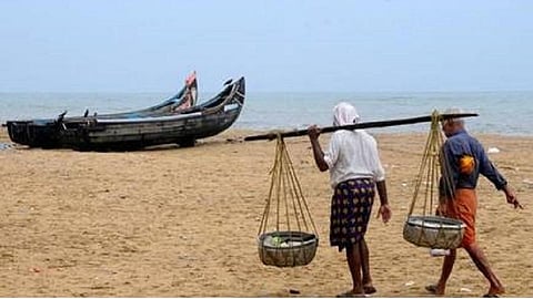 கரோனா தொற்று அச்சம்: நெல்லையில் 10 மீனவ கிராம மீனவர்கள் கடலுக்குச் செல்லவில்லை