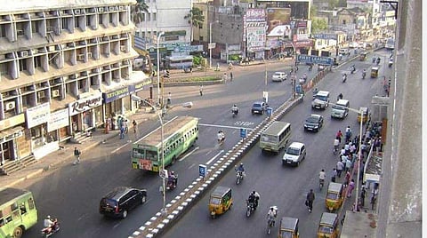 4 நாள் முழு ஊரடங்கு; ஊடகங்கள் உள்ளிட்ட விதிவிலக்கு அளிக்கப்படும் துறைகள்: அரசாணை வெளியீடு