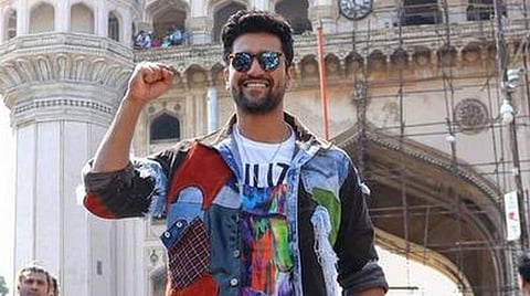 ஊரடங்கை மீறினேனா? - விக்கி கெளசல் விளக்கம்