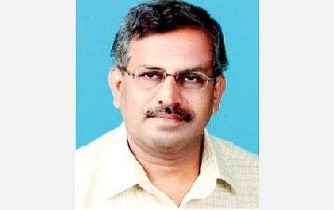 ஏழை மாணவர்களுக்கு தலா ரூ.3 ஆயிரம் உதவித்தொகை- தமிழ்த்துறைப் பேராசிரியர்கள் நேசக்கரம்