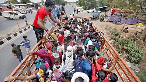 40 ஆயிரம் வெளி மாநில தொழிலாளர்கள் ராஜஸ்தானில் இருந்து சொந்த ஊர் புறப்பட்டனர்