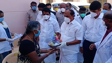 கரோனா பாதிப்பு இல்லாத நகரமாக மாறியது தூத்துக்குடி: கடைசியாக சிகிச்சை பெற்றுவந்த பெண் வீடு திரும்பினார்