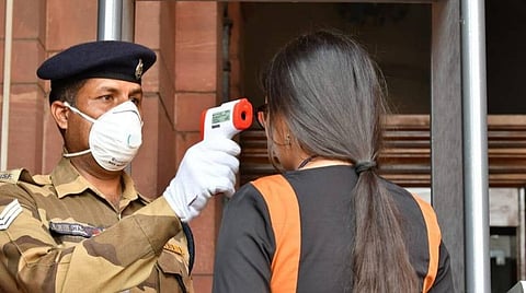 மே 1-ம் தேதி தமிழக நிலவரம்: மாவட்ட வாரியாக கரோனா தொற்று உள்ளவர்களின் பட்டியல்