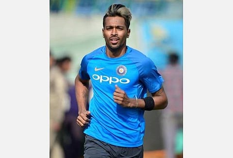 கபில் தேவ் எவ்வளவு பெரிய ஆள் அவருடன் ஹர்திக் பாண்டியாவை ஒப்பிடலாமா? - பாக்.வீரர் அப்துல் ரசாக் விமர்சனம்