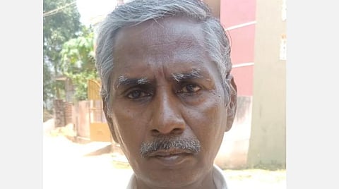 ஓய்வூதியம் முழுவதையும் அரிசியாக வாங்கி விநியோகிக்கும் ஓய்வு பெற்ற அரசு ஊழியர்