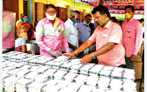 கல்யாணம் சுருங்கியிருக்கலாம், ஆனா விருந்து சுருங்காது!- பழமுதிர்ச்சோலை திருமுருக பக்த சபை நிர்வாகி பேட்டி